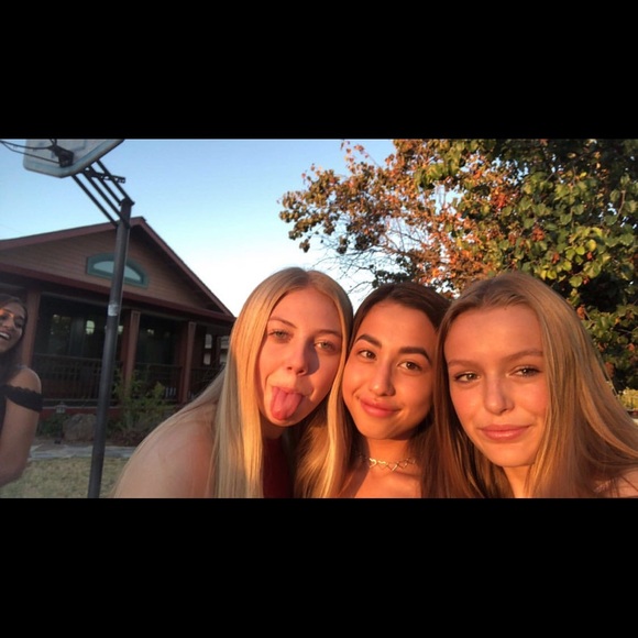 meet your posher, taya - Picture 4 of 4